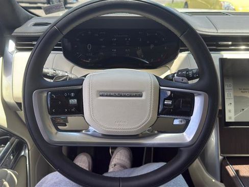 Used 2025 Land Rover Range Rover SE AWD/4WD image 36