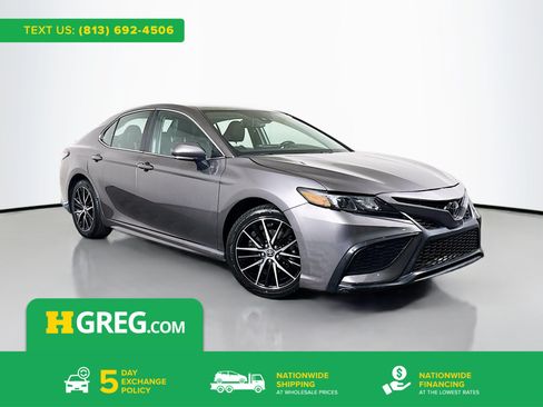 Used 2024 Toyota Camry SE w/ Cold Weather Package FWD image 1