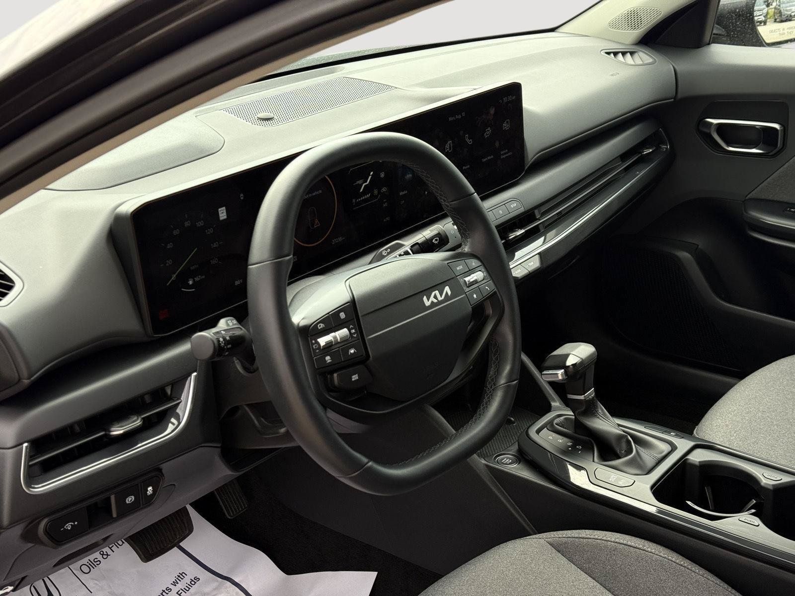 Used 2025 Kia K4 EX FWD image 12