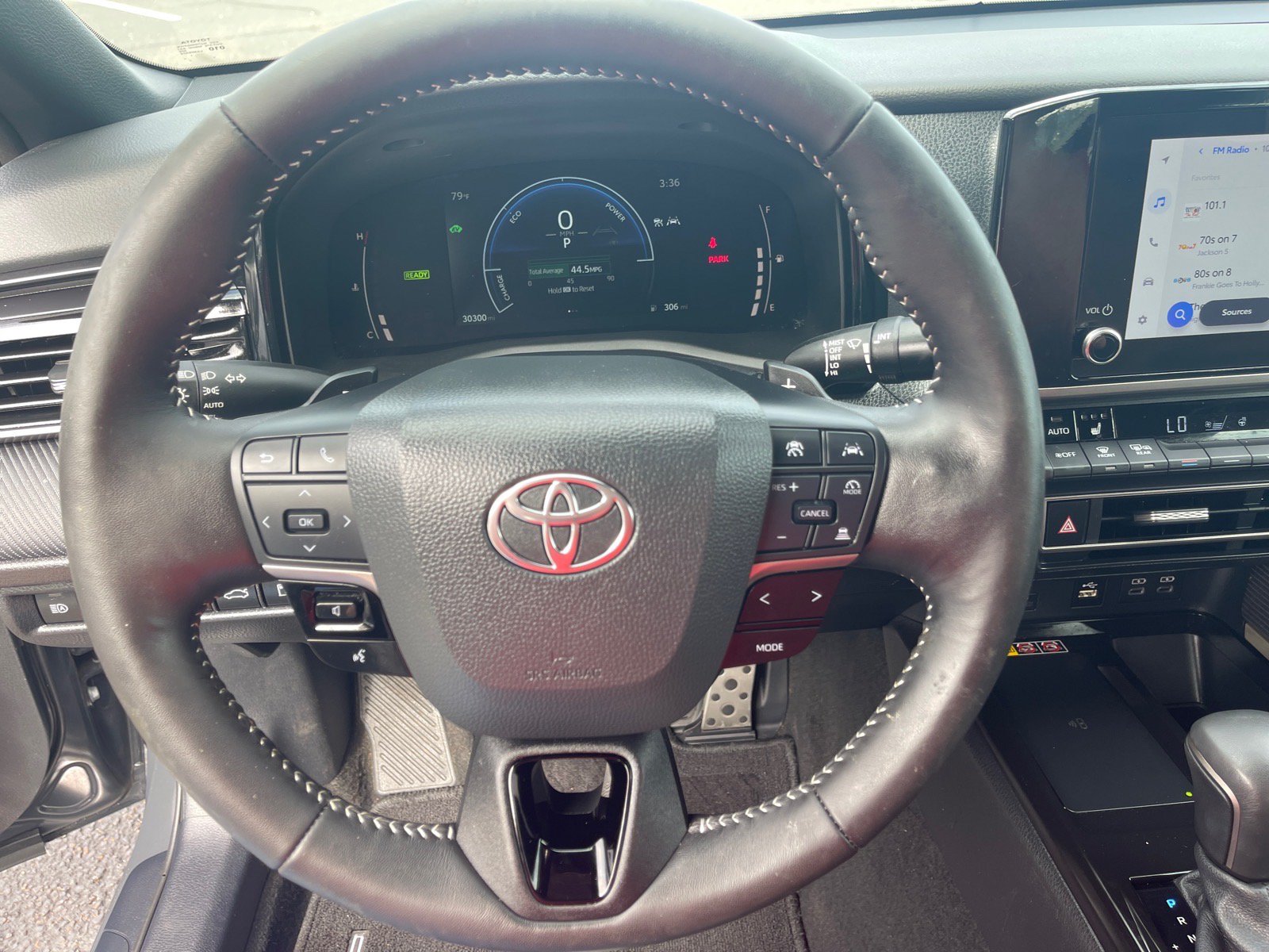Used 2025 Toyota Camry SE w/ Convenience Package FWD image 7