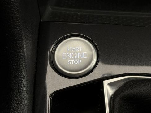 Used 2024 Volkswagen Tiguan SE R-Line image 22