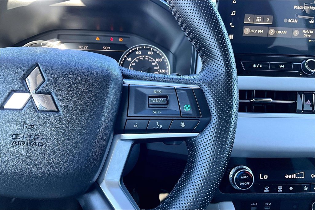 Used 2025 Mitsubishi Outlander SE AWD/4WD image 19