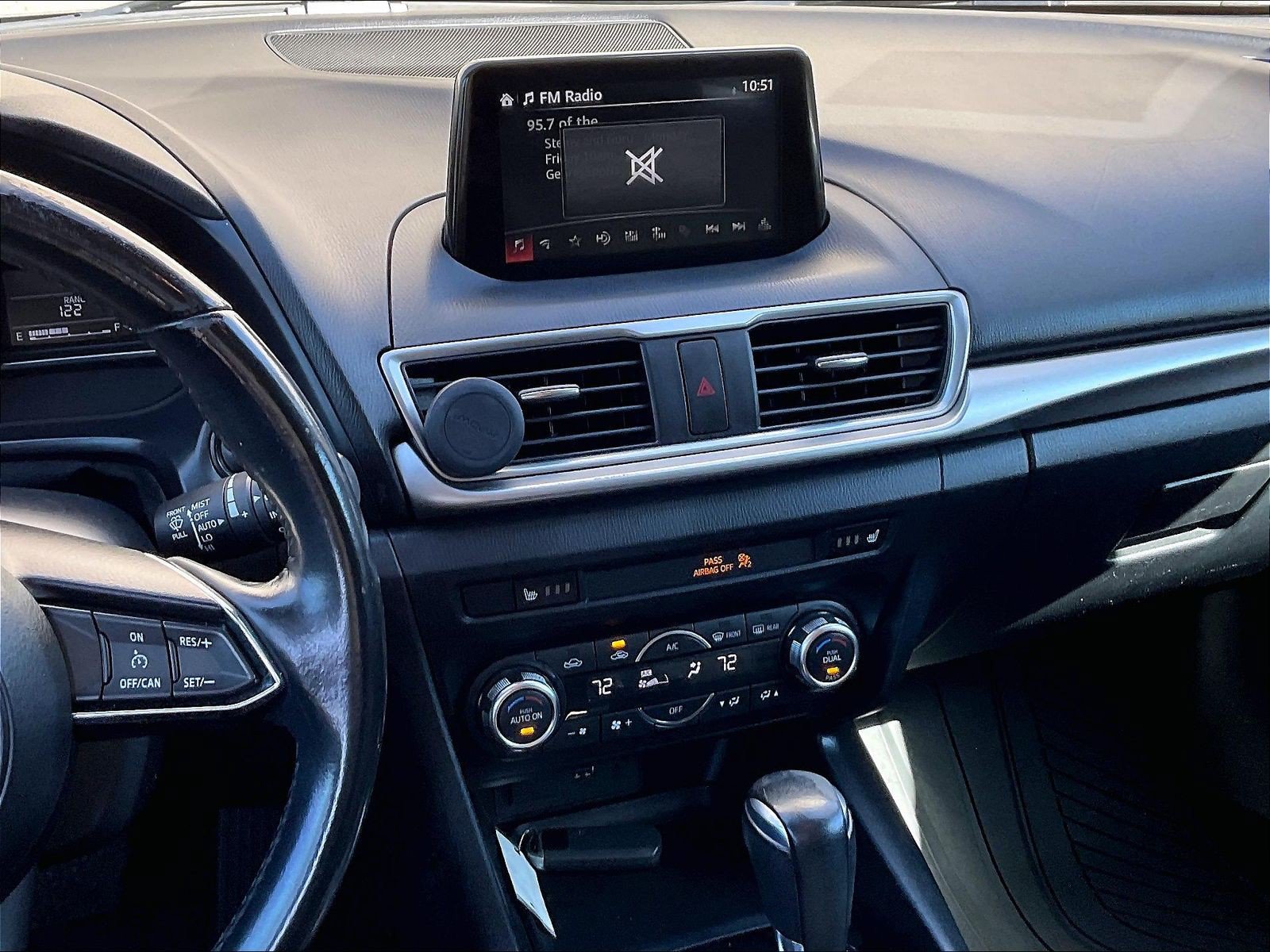Used 2017 MAZDA MAZDA3 Touring FWD image 5