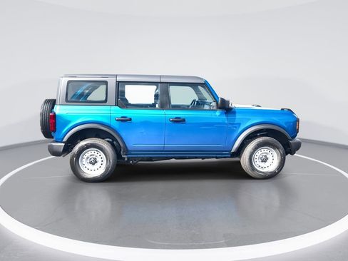 New 2025 Ford Bronco 4-Door image 9