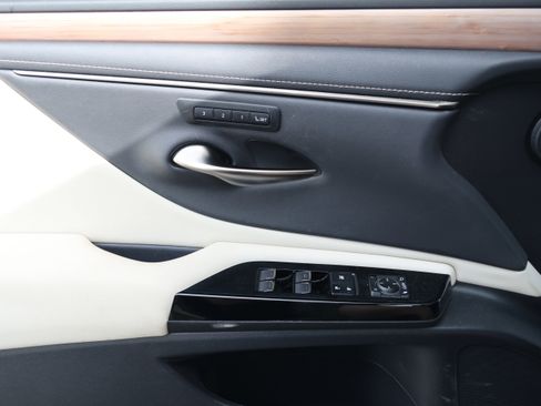 Used 2023 Lexus ES 350 w/ Premium Package image 12