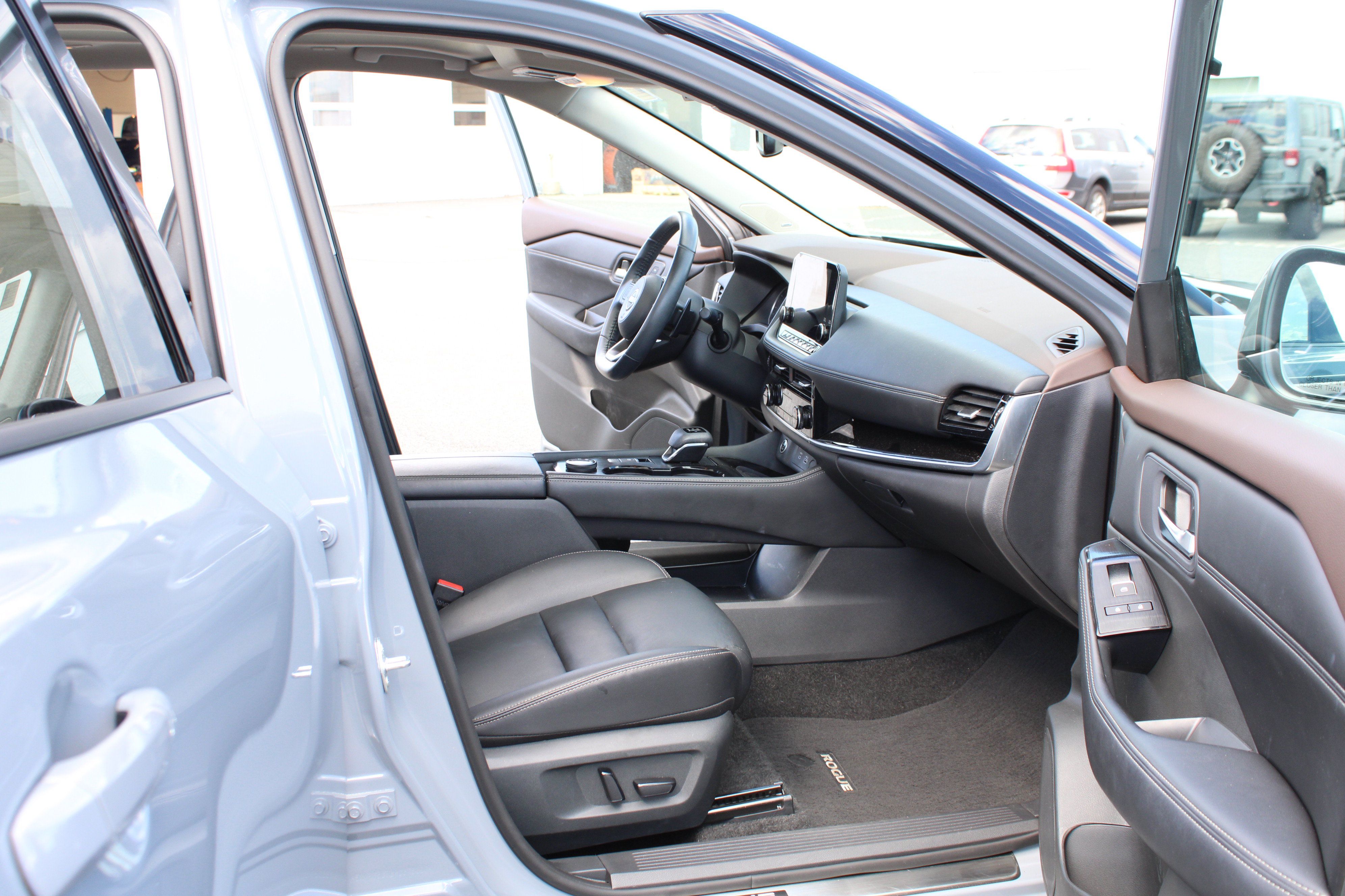 Used 2023 Nissan Rogue SL w/ SL Premium Package AWD/4WD image 18