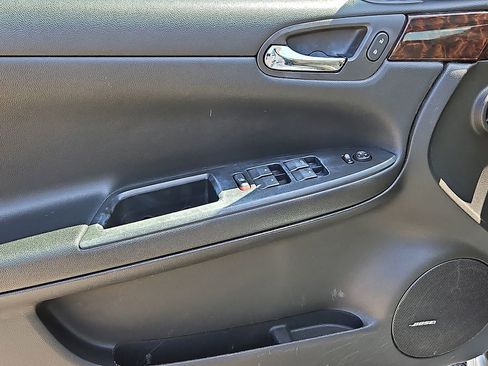 Used 2016 Chevrolet Impala LTZ image 13