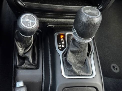 Used 2020 Jeep Wrangler Unlimited Sport S AWD/4WD image 37