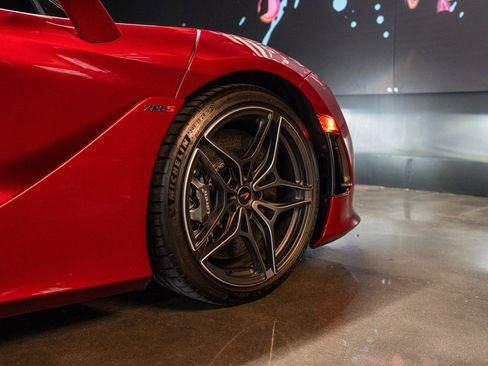 Used 2018 McLaren 720S RWD image 19