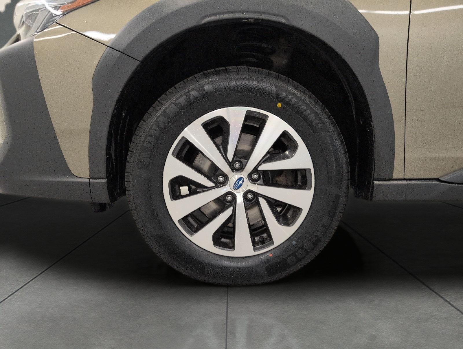 Used 2024 Subaru Outback Premium AWD/4WD image 4