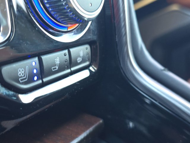 Used 2023 GMC Yukon Denali Ultimate AWD/4WD image 46