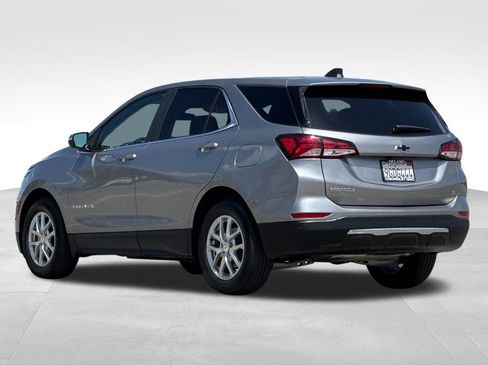 Used 2023 Chevrolet Equinox LT image 3