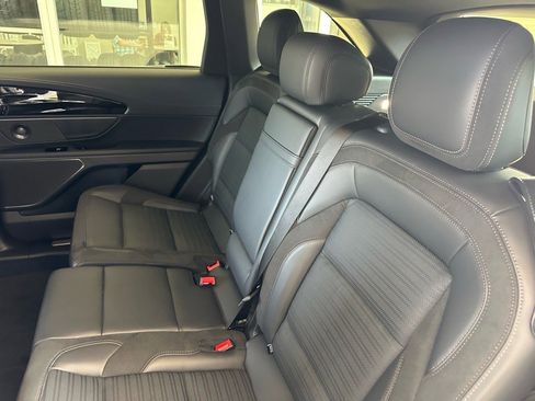 Used 2024 Lincoln Nautilus Reserve w/ Equipment Group 202A image 27