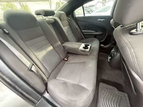Used 2012 Dodge Charger SE RWD image 31