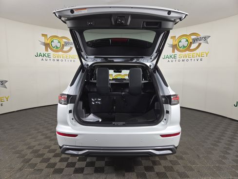 New 2026 Mitsubishi Outlander SE image 32