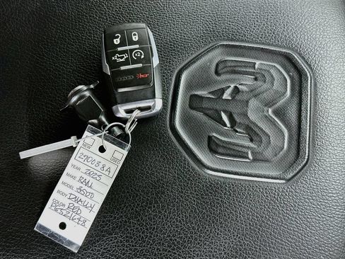 Used 2023 RAM 3500 Laramie AWD/4WD image 35