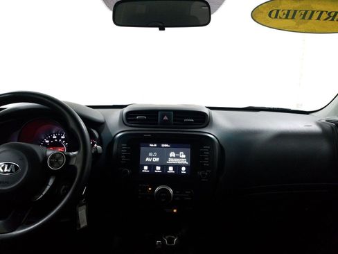 Used 2018 Kia Soul + image 18