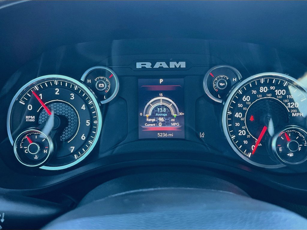 Used 2025 RAM 1500 4x4 Crew Cab image 12