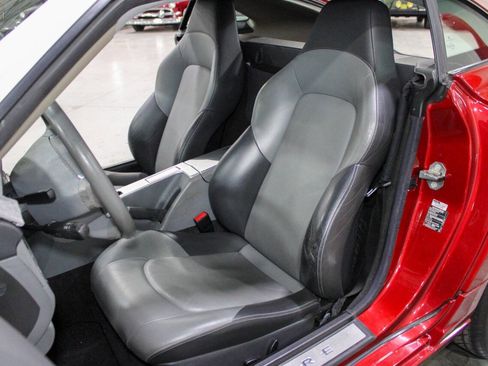 Used 2005 Chrysler Crossfire Limited image 32