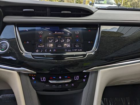 Used 2020 Cadillac XT6 Premium Luxury image 24