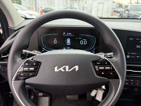 Used 2026 Kia Niro LX FWD image 25