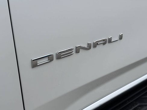 Used 2022 GMC Yukon Denali AWD/4WD image 10