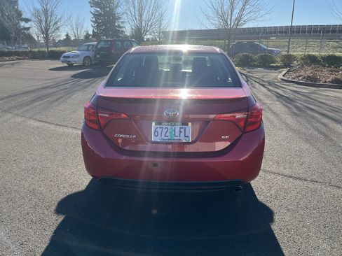 Used 2018 Toyota Corolla SE image 4