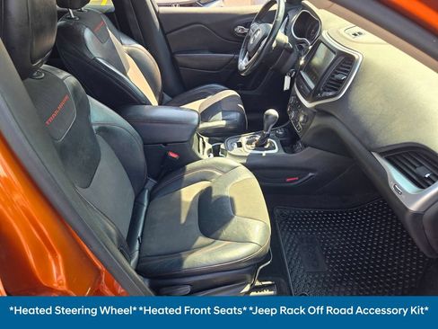 Used 2014 Jeep Cherokee Trailhawk w/ Cold Weather Group AWD/4WD image 11