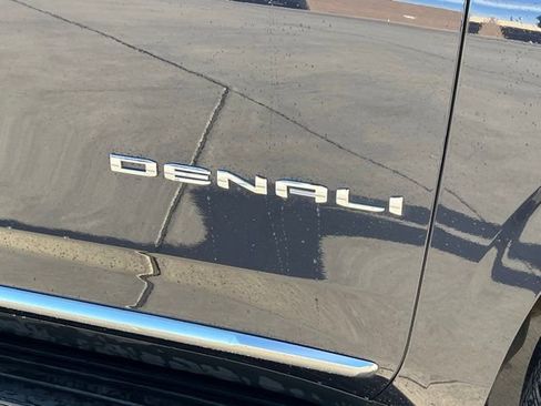 Used 2025 GMC Yukon Denali image 10