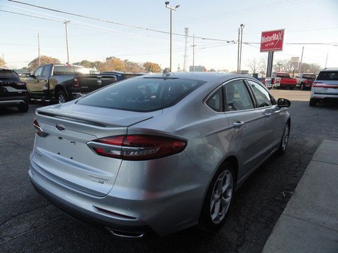Used 2019 Ford Fusion Titanium image 8