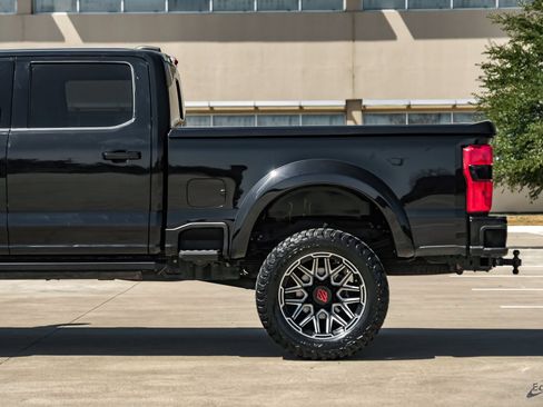 Used 2024 Ford F250 Lariat w/ Lariat Ultimate Package AWD/4WD image 9