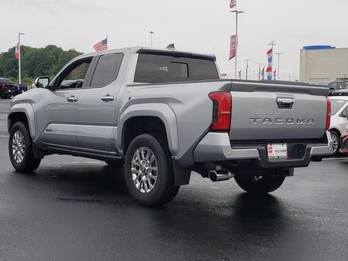 Used 2025 Toyota Tacoma Limited AWD/4WD image 8
