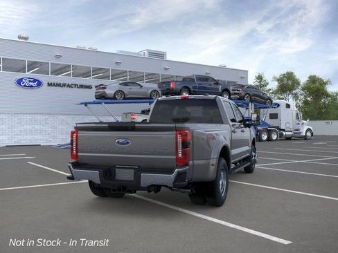 New 2026 Ford F350 4x4 Crew Cab DRW Super Duty image 8