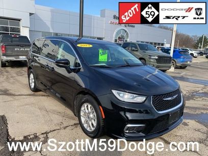 Used 2023 Chrysler Pacifica Touring-L