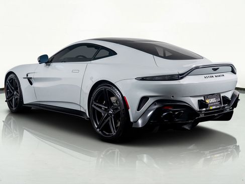 Used 2025 Aston Martin V8 Vantage Coupe image 6