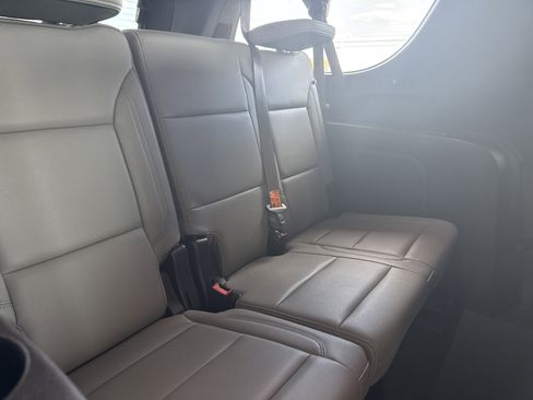 Used 2024 GMC Yukon XL SLT image 14