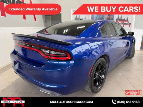 Used 2018 Dodge Charger SXT w/ Blacktop Package RWD image 6