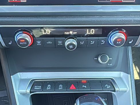 Used 2022 Audi Q3 2.0T Premium Plus image 20