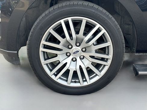 Used 2023 Ford Expedition Limited image 34