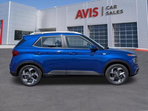 Used 2025 Hyundai Venue SEL FWD image 5