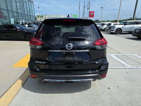 Used 2019 Nissan Rogue SL w/ Premium Package image 5