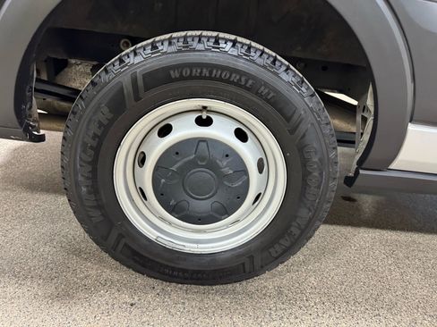 Used 2019 Ford Transit 350 XL image 45