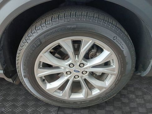 Used 2024 Ford Explorer XLT w/ Equipment Group 202A RWD image 23