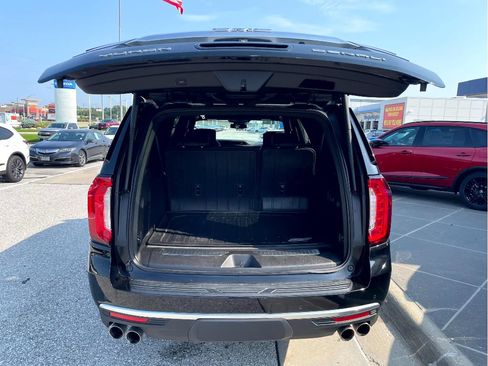 Used 2023 GMC Yukon XL Denali w/ LPO, Floor Liner Package AWD/4WD image 9