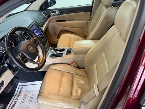 Used 2019 Jeep Grand Cherokee Limited image 16