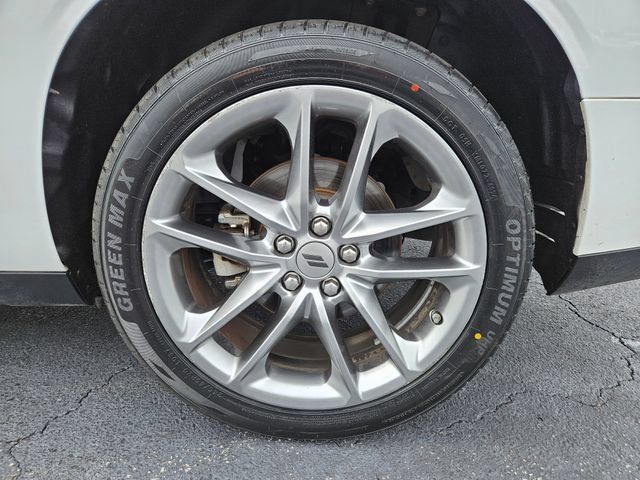 Used 2022 Dodge Challenger GT AWD/4WD image 25