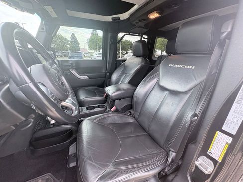 Used 2015 Jeep Wrangler Unlimited Rubicon AWD/4WD image 6
