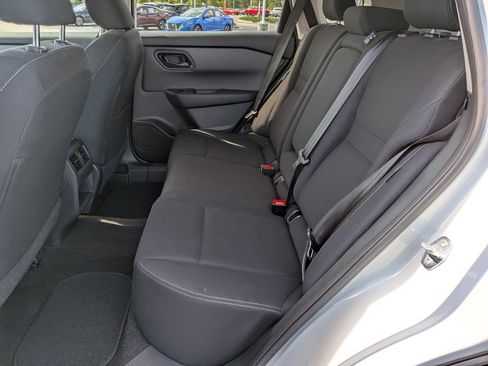 Used 2024 Nissan Rogue S FWD image 29