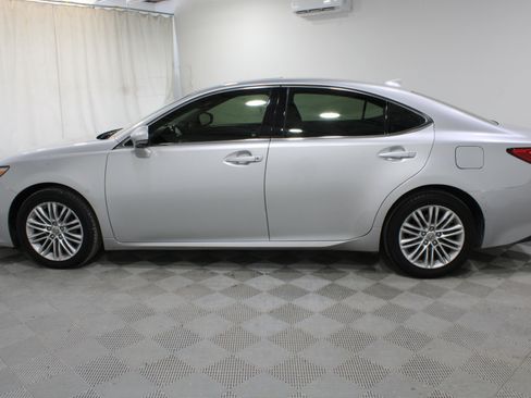 Used 2015 Lexus ES 350 w/ Luxury Package FWD image 30