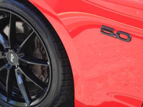 Used 2019 Ford Mustang GT w/ Black Accent Package RWD image 30